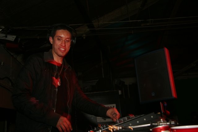DJ Raul R Entertains with a Set