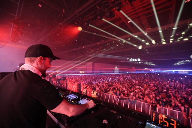 DJ Commands Massive Crowd at Wobbleland 2026