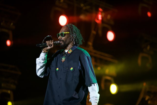 Snoop Dogg brings the heat to Coachella