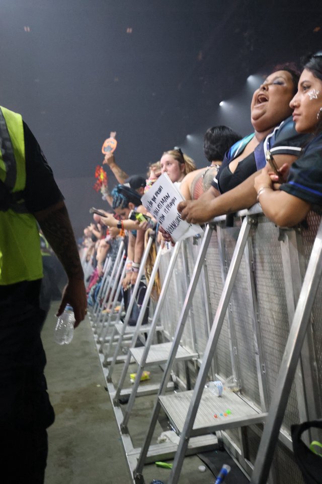 Ecstatic Fans Press Against Barrier at Wobbleland 2026