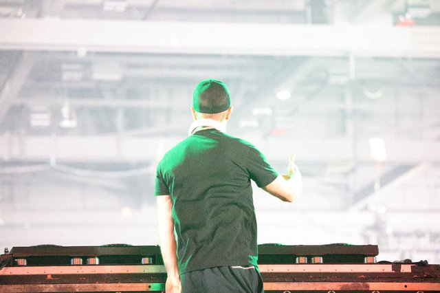 DJ Commands the Stage at Wobbleland 2026