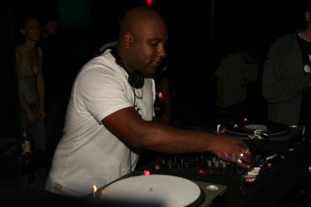 DJ Set Party Entertainer