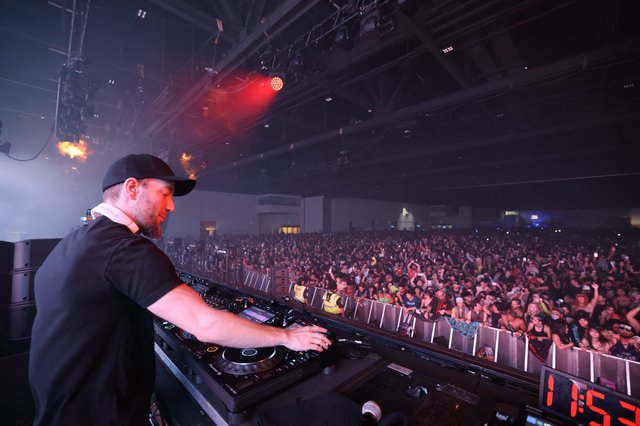 DJ Commands Massive Crowd at Wobbleland 2026