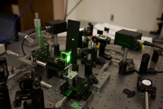 Precision Measuring with a Green Laser
