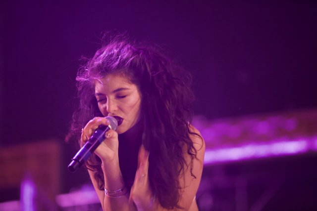 Lorde's Electrifying Solo Performance at Coachella 2014