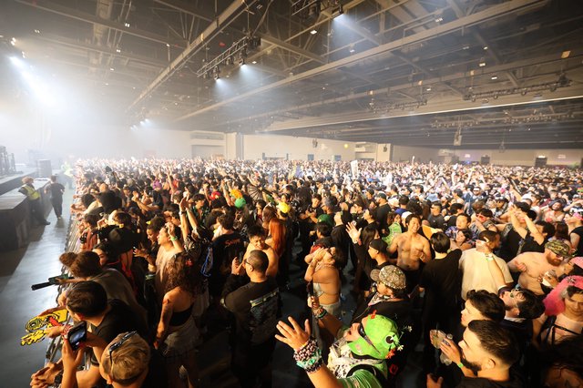 Massive Crowd Erupts at Wobbleland 2026 Festival