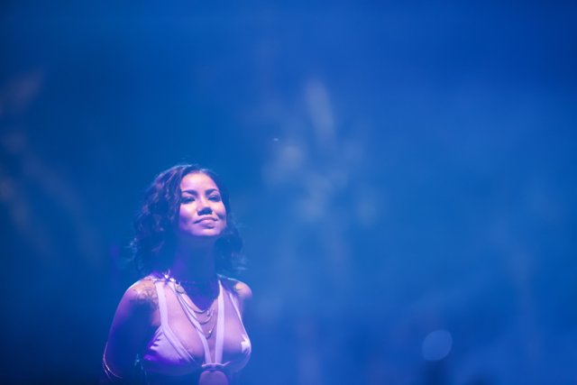 Jhené Aiko Lights Up the Stage