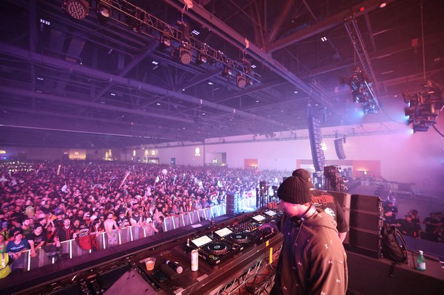DJ Commands Massive Crowd at Wobbleland Festival 2026