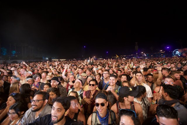 Coachella 2017: Night Sky Crowd