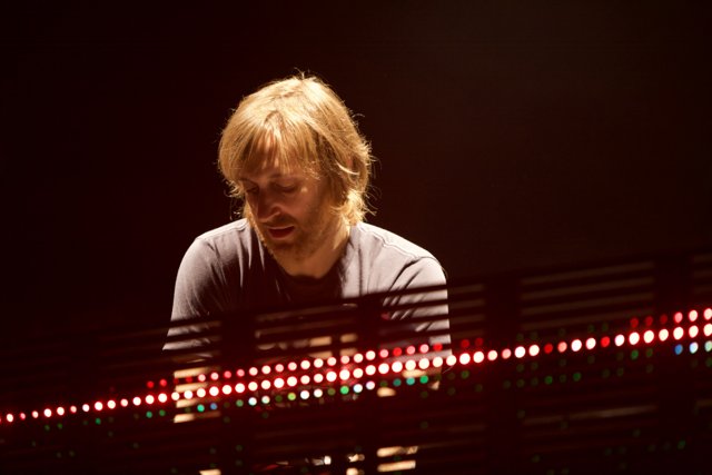 Crowd-Pleaser David Guetta's Electrifying DJ Set