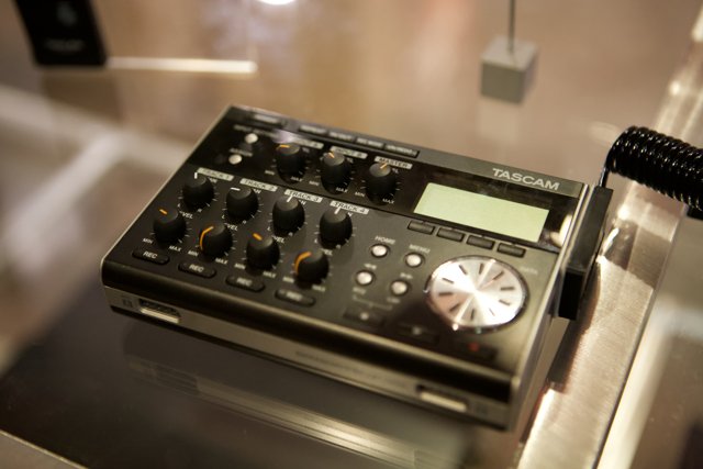 Cutting-edge digital audio recorder perfect for any studio setup