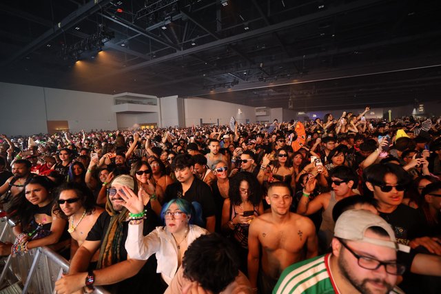 Massive Indoor Crowd Energizes Wobbleland Music Festival 2026