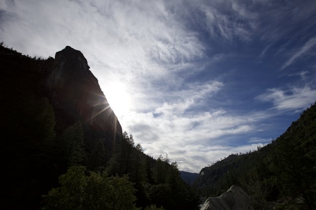 Radiant Yosemite Heights: A Play of Sunlight and Shadows