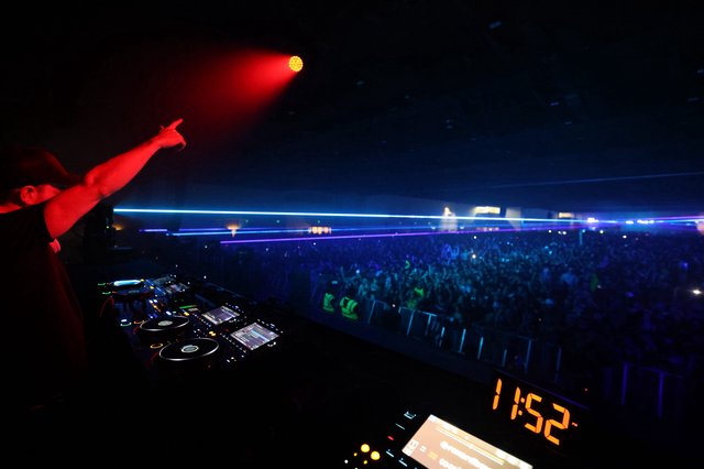 DJ Commands Massive Crowd at Wobbleland 2026
