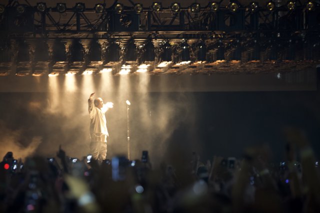Kanye West Rocks the Yeezy Season 2 Show in London