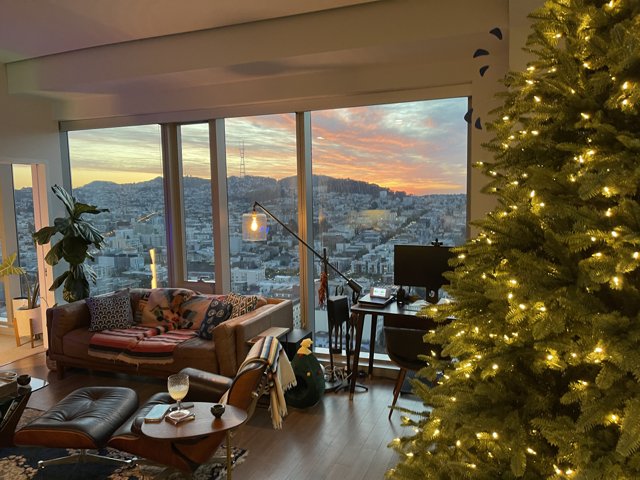Cozy Christmas Vibes in San Francisco Living Room