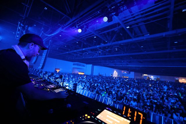 DJ Commands Massive Crowd at Wobbleland 2026