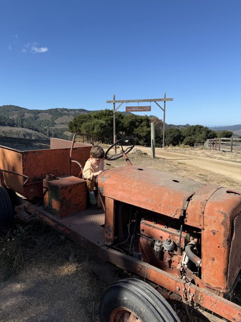 Little Explorer on the Rusty Machine