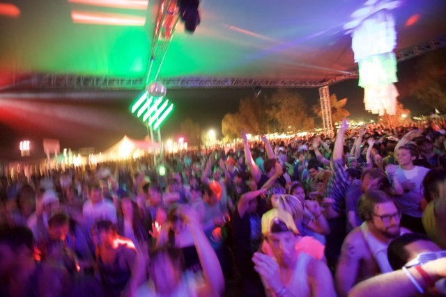 Bright Lights and a Booming Beat at Coachella 2012