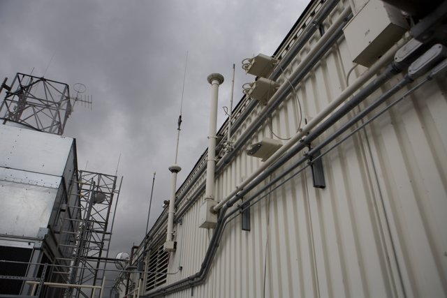 Antennas atop One Wilshire