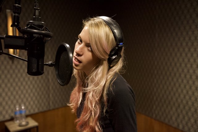 Pink-haired Anabel Englund Belts out a Tune