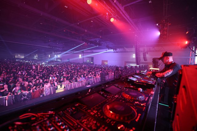 DJ Ignites Massive Crowd at Wobbleland 2026