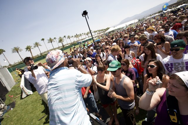 A Sea of Hats and Smiles at Coachella 2008