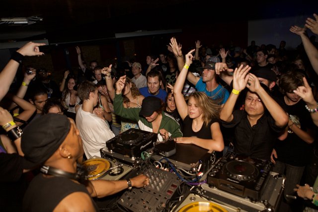 Nightclub DJ Set Sends Crowd into Frenzy