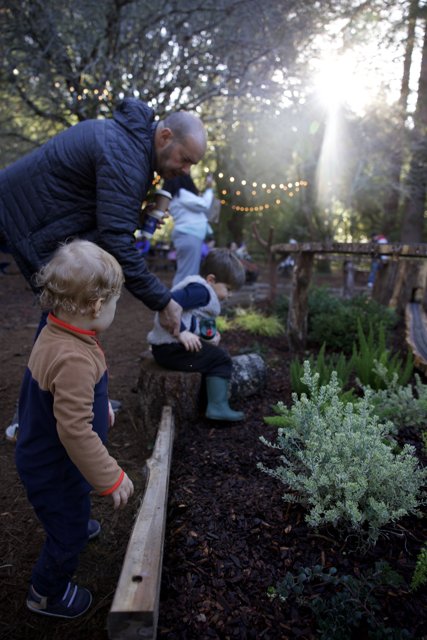Gardening Together at Thistlewyck