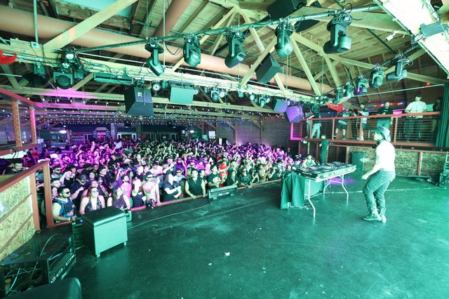 DJ Ignites Packed Crowd at Wobbleland Festival 2026