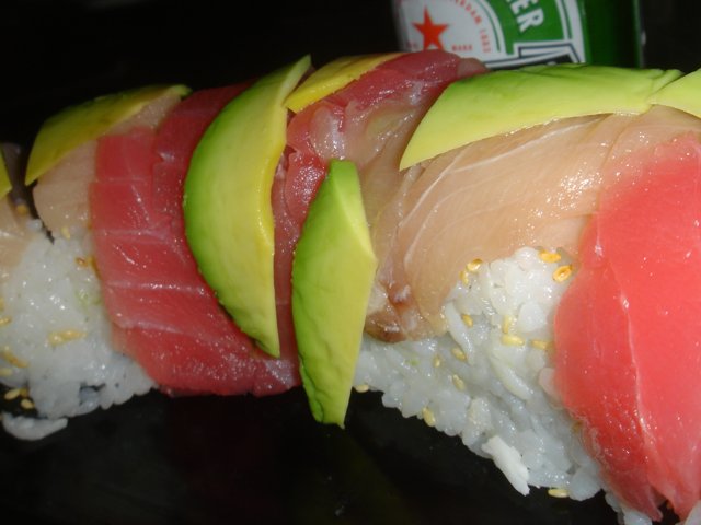 Avocado Tuna Sushi Roll