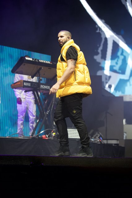 Drake's Energetic Performance at Osheaga Music Festival