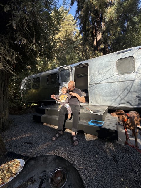 Guerneville Retreat: Nature's Harmony