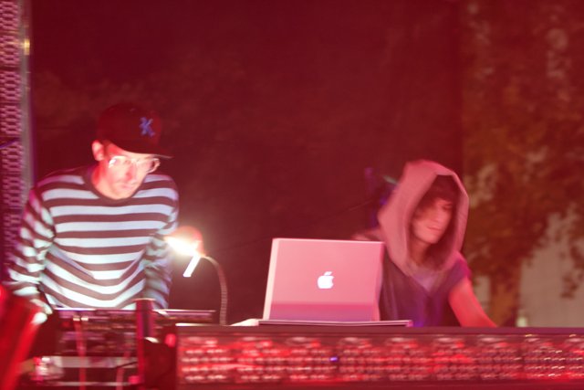 Laptop DJ Duo