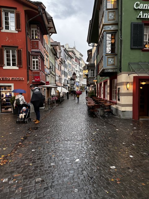 The Vibrant Streets of Zürich