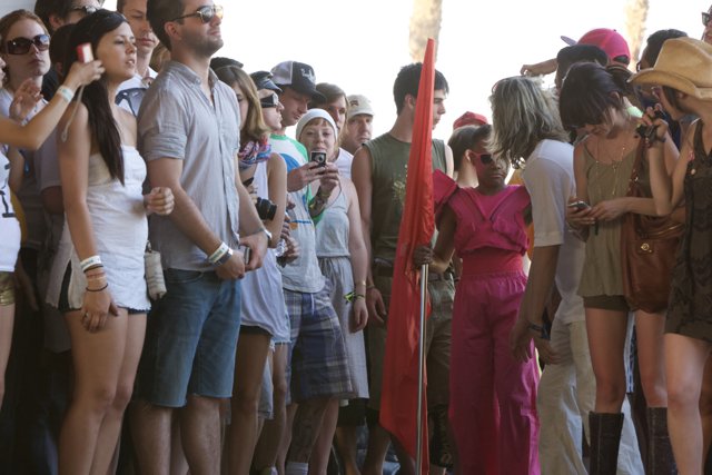 Fashionable crowd at Coachella 2008