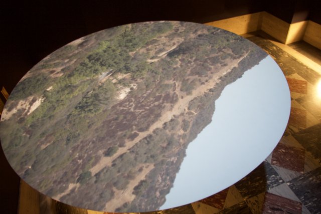 Capturing the Landscape from a Circular Table