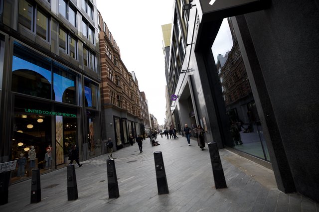 Modern Shopping Street in Glasgow's City Centre