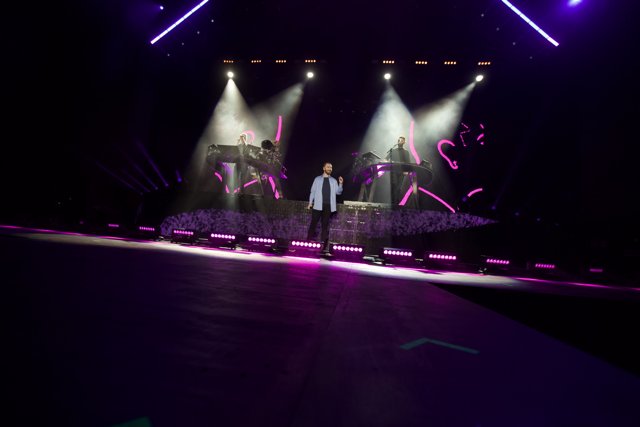 Sam Smith Rocks the Stage under the Purple Lights