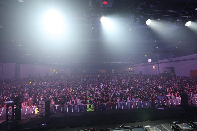 Massive Crowd Surges at Wobbleland 2026 Festival