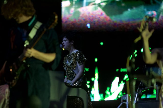 Régine Chassagne takes Coachella by storm with electrifying performance