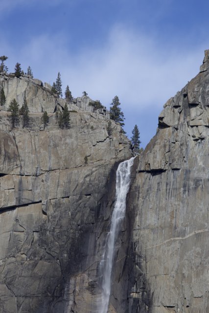 Majestic Cliffs of Yosemite
