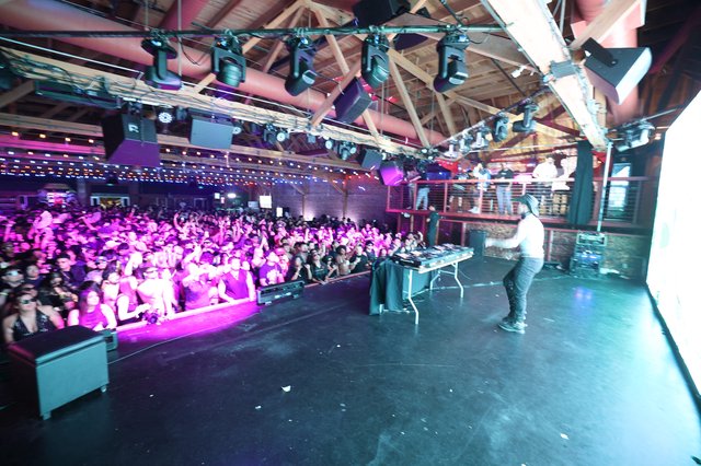 DJ Ignites Packed Crowd at Wobbleland Festival 2026
