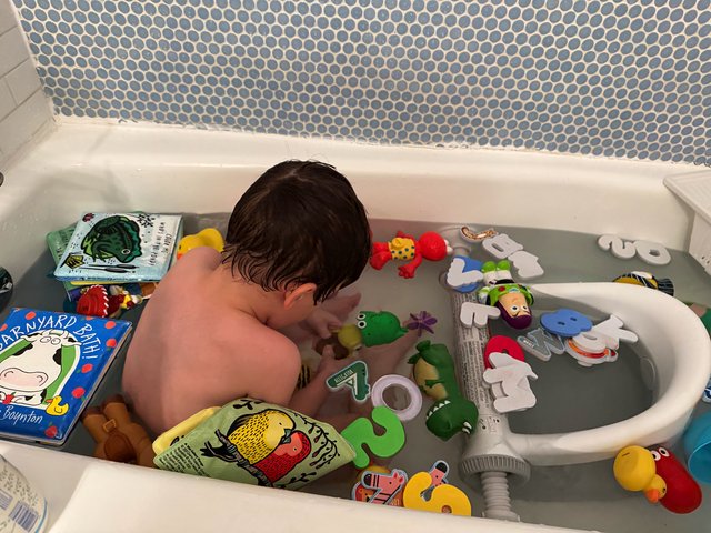 Toddler's Bath Time Learning and Play Session