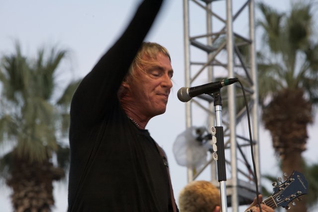 Paul Weller Rocks Coachella with His Guitar