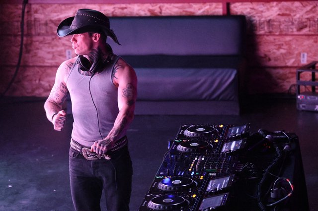 Cowboy DJ Commands the Stage at Wobbleland 2026