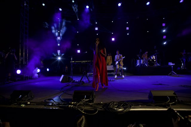 Spotlight Solange on Stage