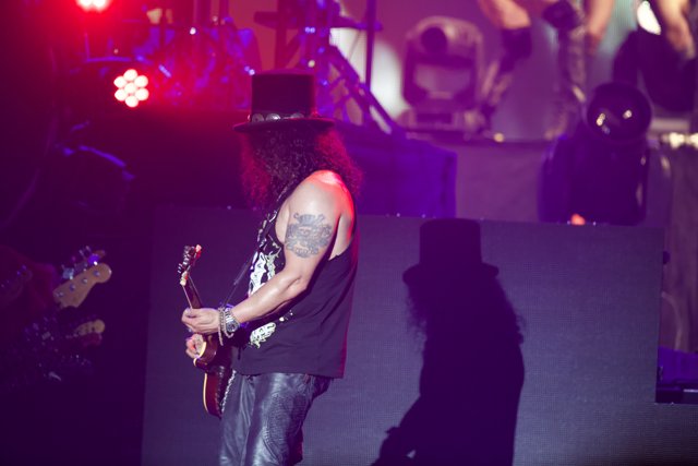 Slash Rocks the Rock and Roll Hall of Fame