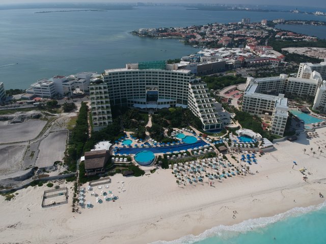 Flying over the Cancun Resort
