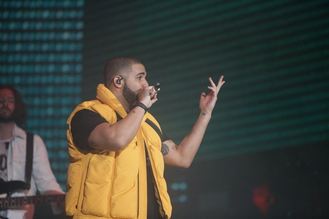 Drake's Solo Performance